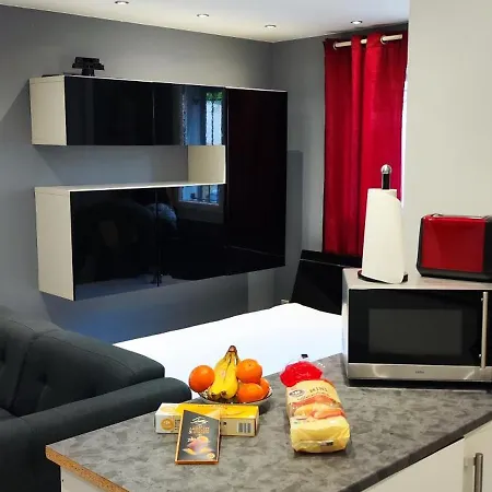Lägenhet Meuble 27 M² Nîmes